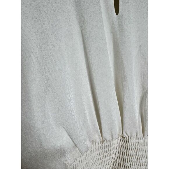 Express white v neck romantic romper sz M - Picture 10 of 13